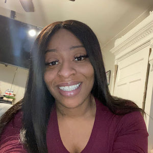 Meet your Posher, Deboniee